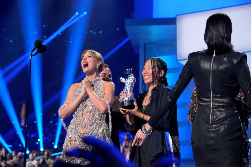 Taylor Swift at 2022 MTV Video Music Awards — photo 92
