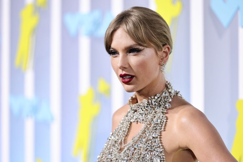 Taylor Swift at 2022 MTV Video Music Awards — photo 201