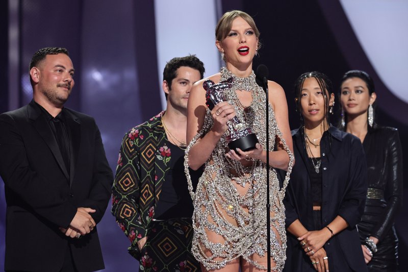 Taylor Swift at 2022 MTV Video Music Awards — photo 258