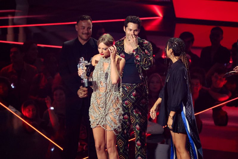 Taylor Swift at 2022 MTV Video Music Awards — photo 259