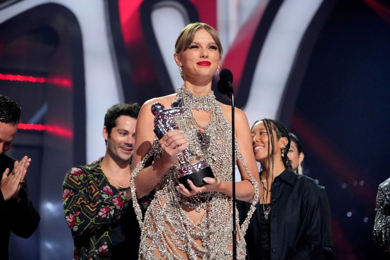 Taylor Swift at 2022 MTV Video Music Awards — photo 285