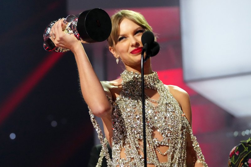 Taylor Swift at 2022 MTV Video Music Awards — photo 298