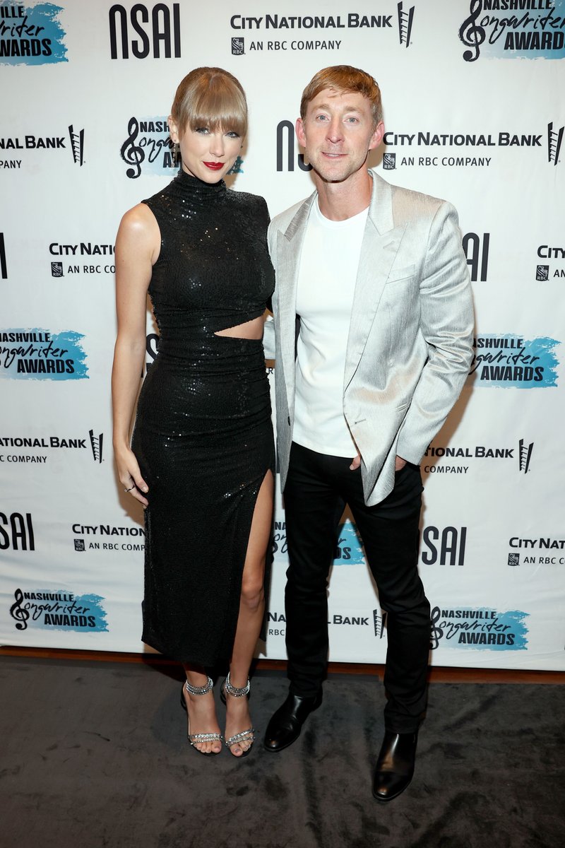 Taylor Swift at NSAI's 2022 Nashville Songwriter Awards — photo 8