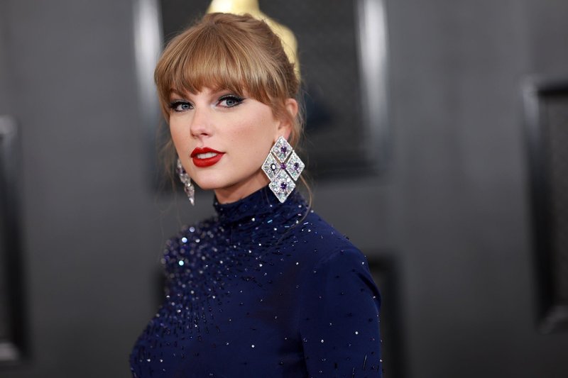 Taylor Swift at 65th Annual Grammy Awards — photo 12