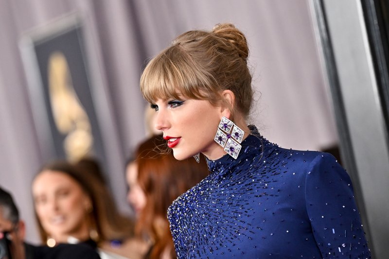 Taylor Swift at 65th Annual Grammy Awards — photo 21