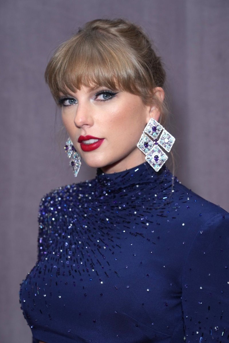 Taylor Swift at 65th Annual Grammy Awards — photo 40