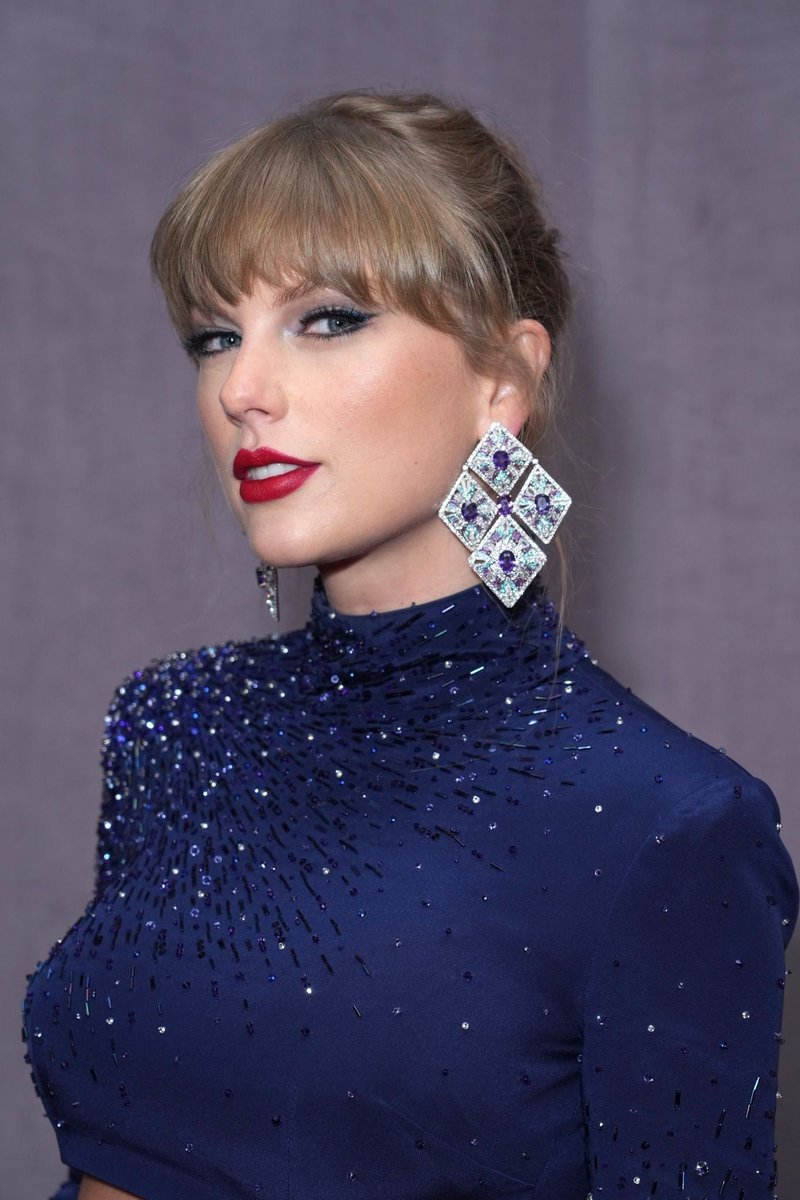 Taylor Swift at 65th Annual Grammy Awards — photo 41