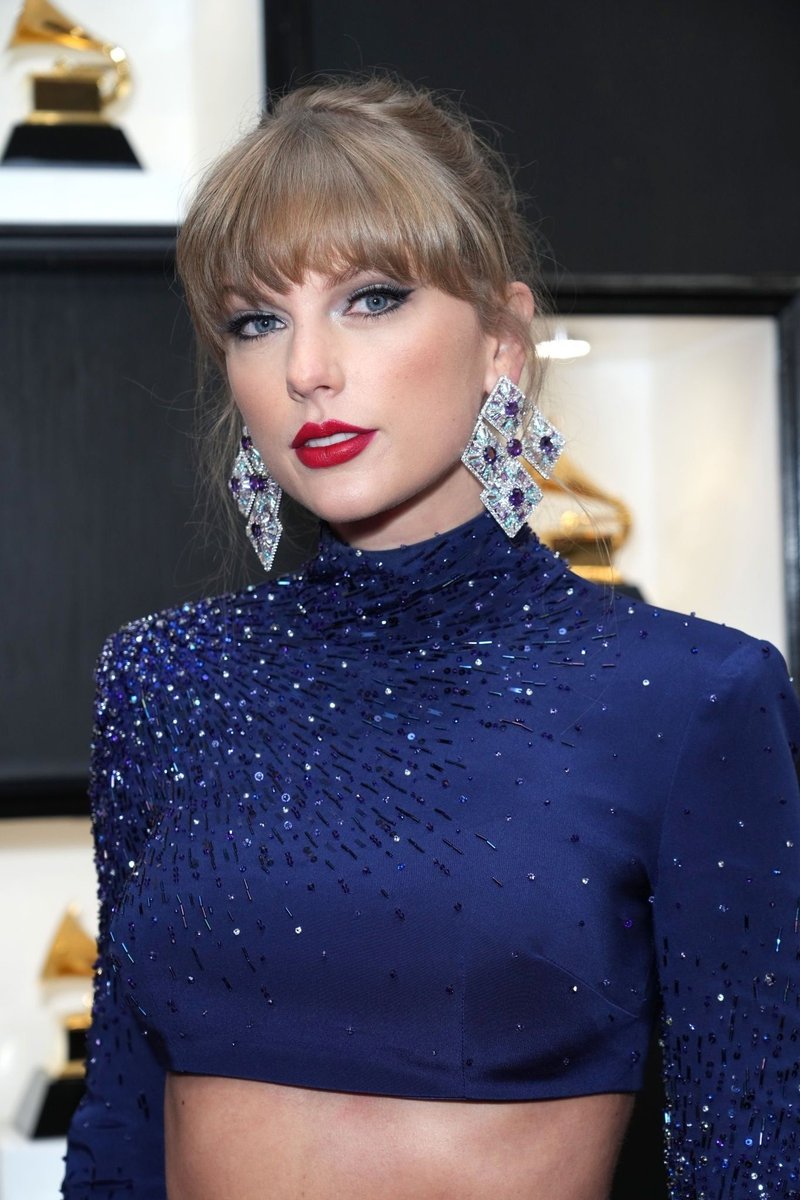 Taylor Swift at 65th Annual Grammy Awards — photo 59