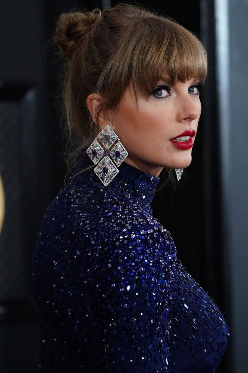 Taylor Swift at 65th Annual Grammy Awards — photo 233