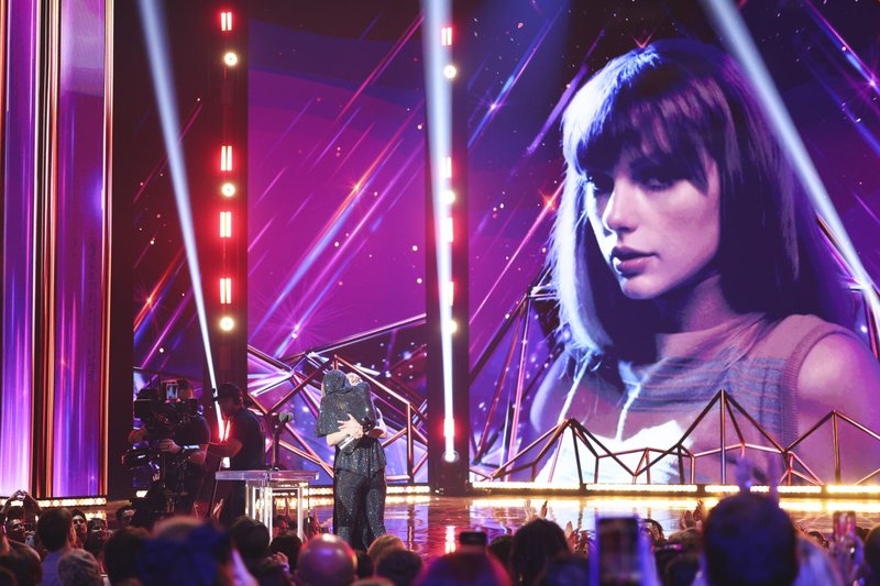 Taylor Swift at 2023 iHeartRadio Music Awards — photo 31