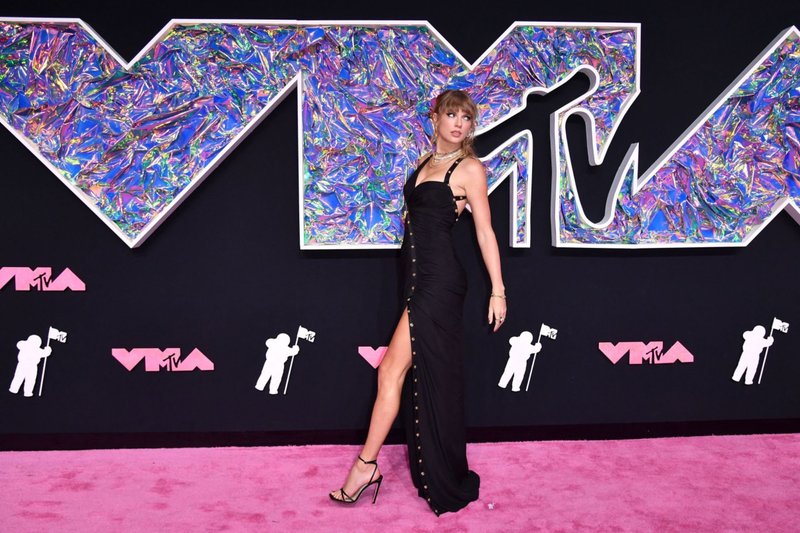 Taylor Swift at 2023 MTV Video Music Awards — photo 33