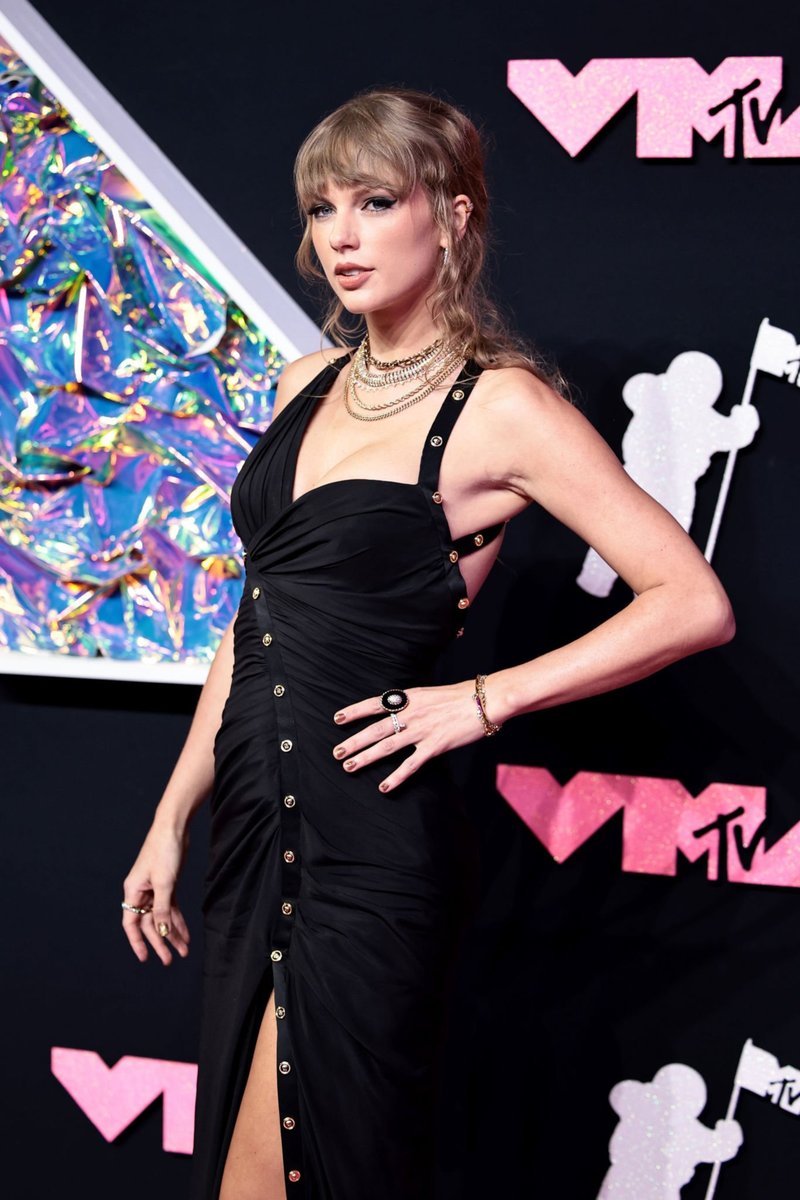 Taylor Swift at 2023 MTV Video Music Awards — photo 45