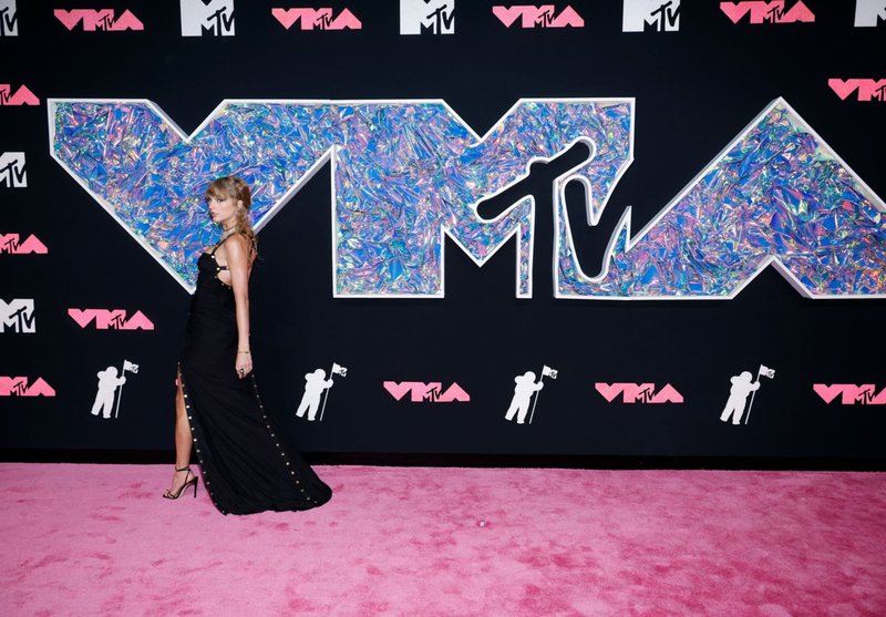 Taylor Swift at 2023 MTV Video Music Awards — photo 93