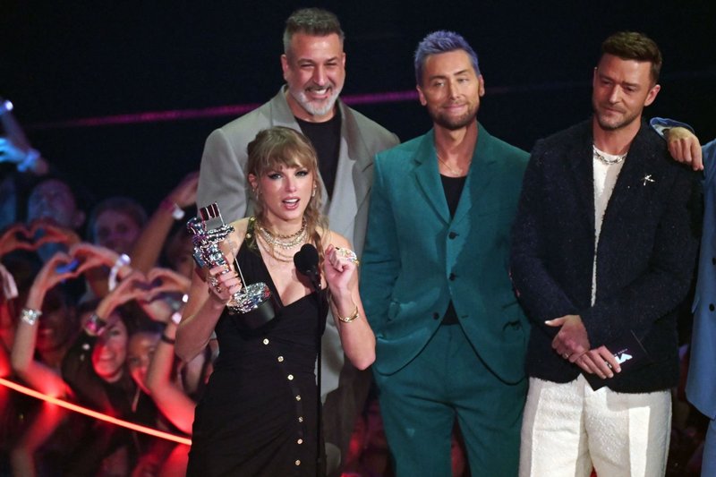 Taylor Swift at 2023 MTV Video Music Awards — photo 96