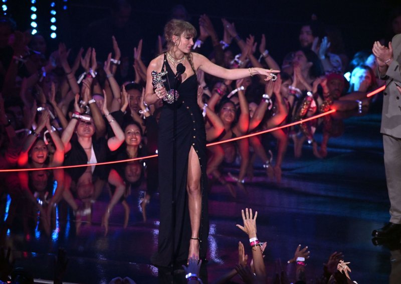 Taylor Swift at 2023 MTV Video Music Awards — photo 98