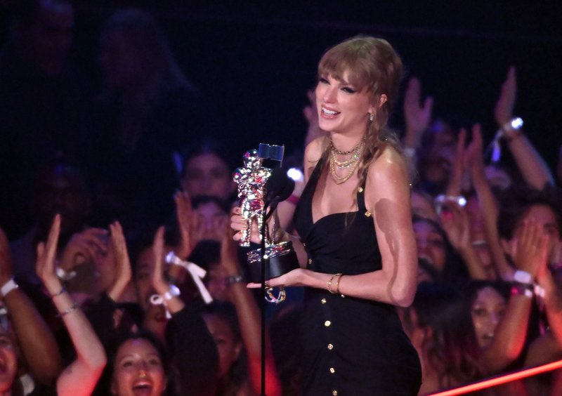 Taylor Swift at 2023 MTV Video Music Awards — photo 99