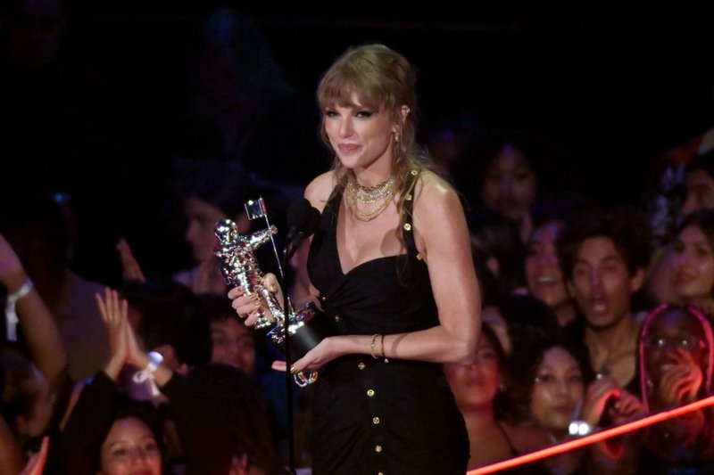Taylor Swift at 2023 MTV Video Music Awards — photo 101