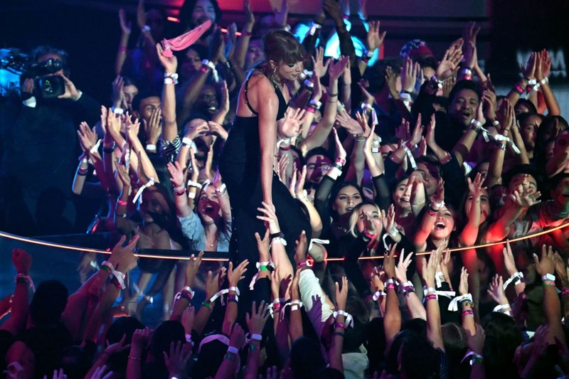 Taylor Swift at 2023 MTV Video Music Awards — photo 115