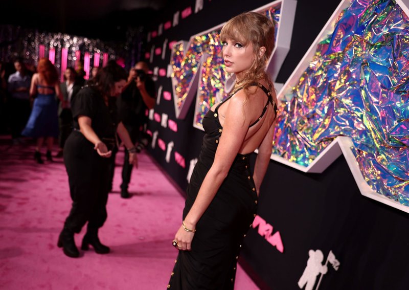 Taylor Swift at 2023 MTV Video Music Awards — photo 138