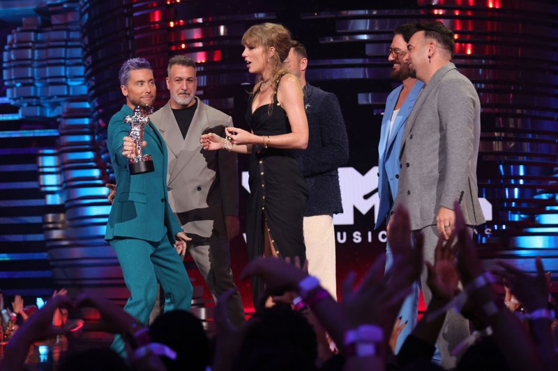 Taylor Swift at 2023 MTV Video Music Awards — photo 176