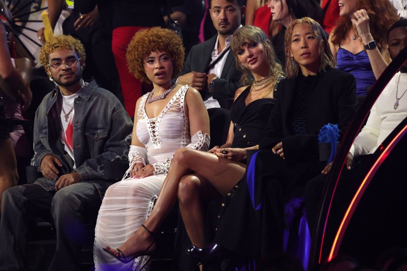 Taylor Swift at 2023 MTV Video Music Awards — photo 210