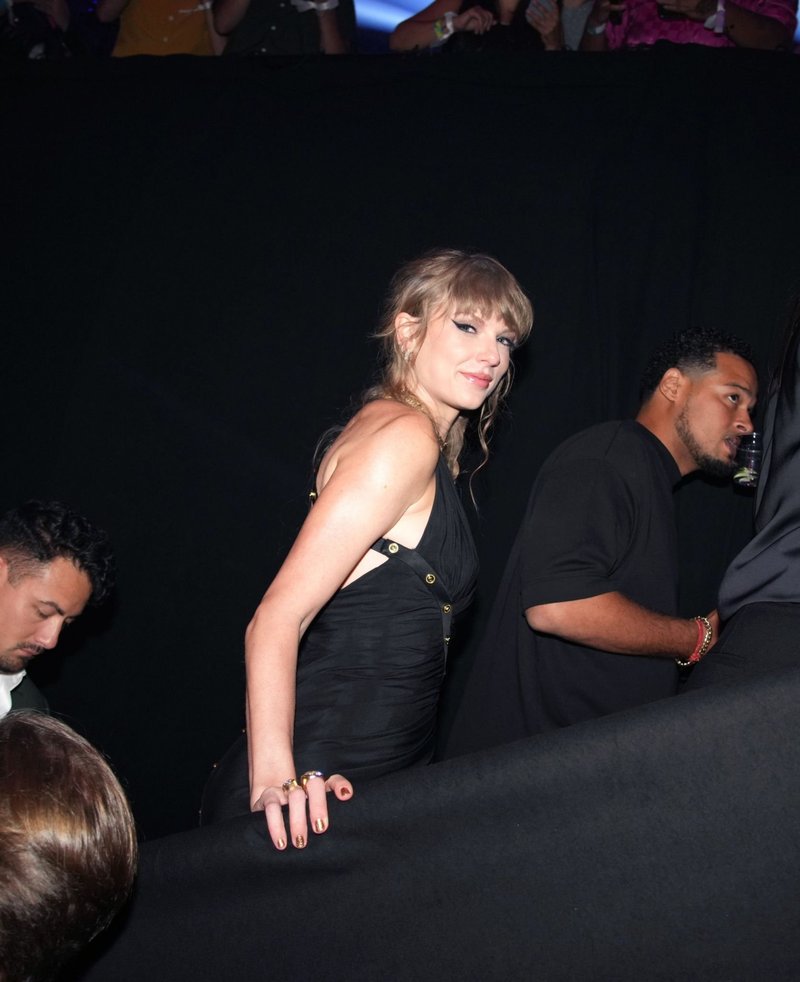 Taylor Swift at 2023 MTV Video Music Awards — photo 212