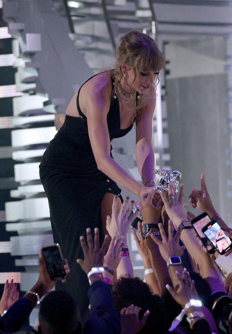 Taylor Swift at 2023 MTV Video Music Awards — photo 230