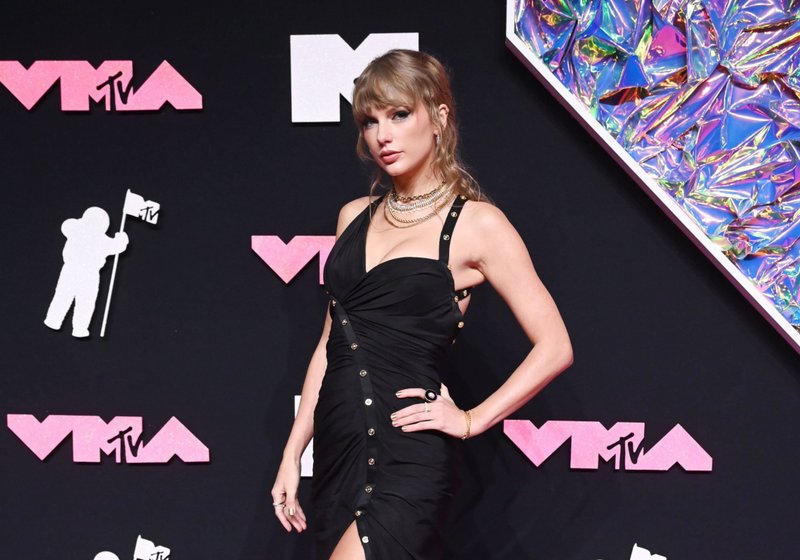 Taylor Swift at 2023 MTV Video Music Awards — photo 243