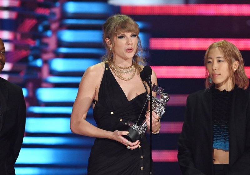 Taylor Swift at 2023 MTV Video Music Awards — photo 263