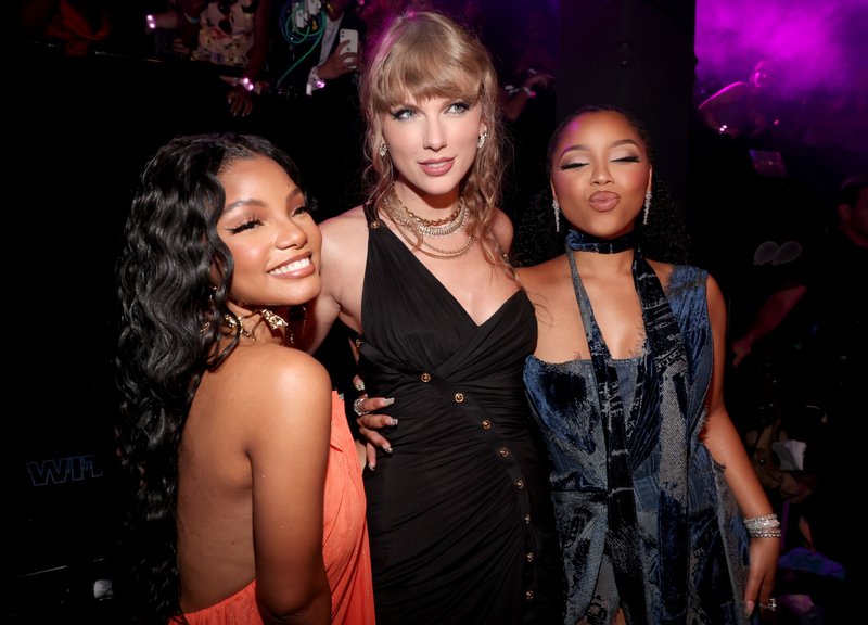 Taylor Swift at 2023 MTV Video Music Awards — photo 282