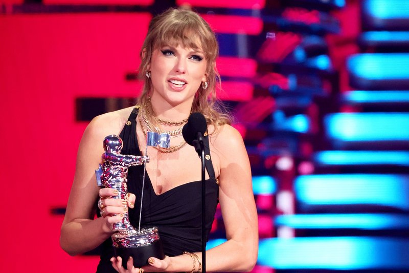 Taylor Swift at 2023 MTV Video Music Awards — photo 297