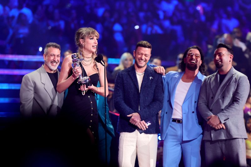 Taylor Swift at 2023 MTV Video Music Awards — photo 302