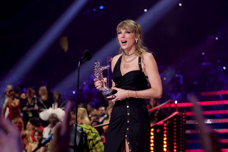 Taylor Swift at 2023 MTV Video Music Awards — photo 328