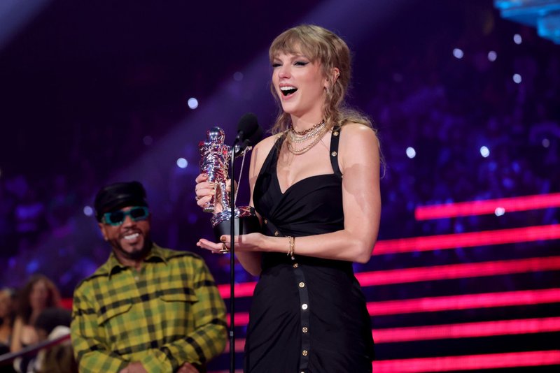 Taylor Swift at 2023 MTV Video Music Awards — photo 348