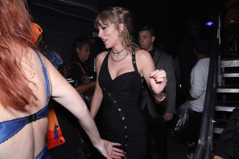 Taylor Swift at 2023 MTV Video Music Awards — photo 351