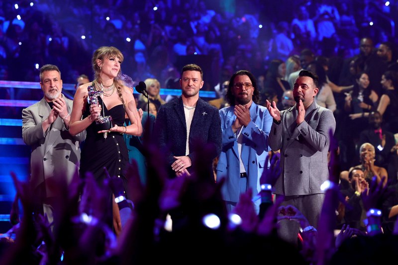 Taylor Swift at 2023 MTV Video Music Awards — photo 358