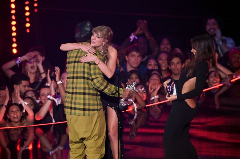 Taylor Swift at 2023 MTV Video Music Awards — photo 360