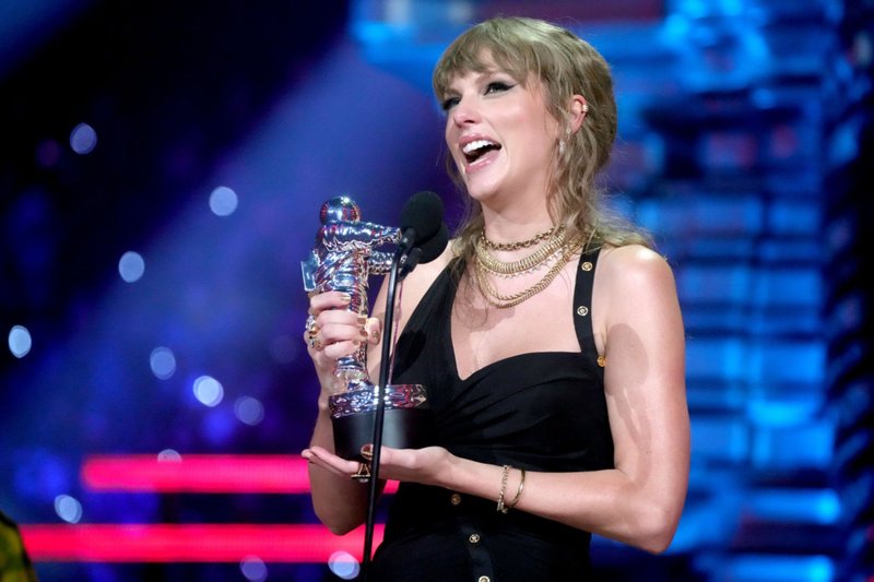 Taylor Swift at 2023 MTV Video Music Awards — photo 392