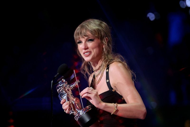 Taylor Swift at 2023 MTV Video Music Awards — photo 430