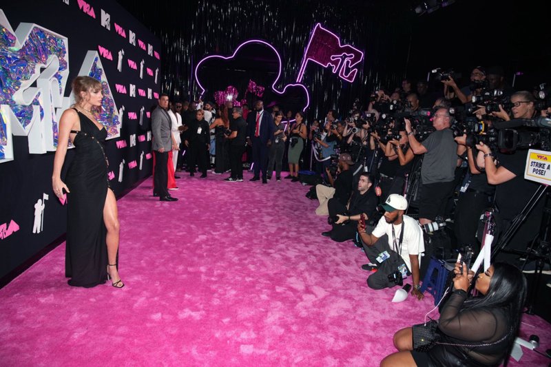 Taylor Swift at 2023 MTV Video Music Awards — photo 433