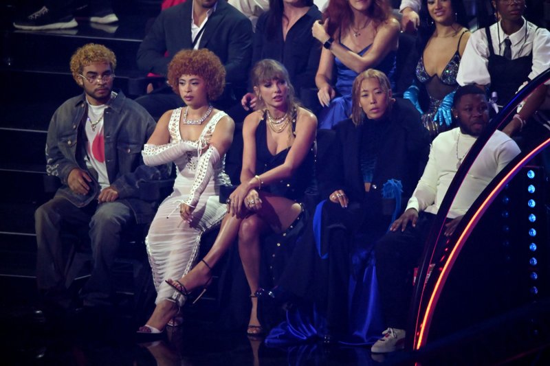 Taylor Swift at 2023 MTV Video Music Awards — photo 437