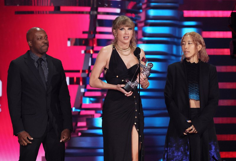 Taylor Swift at 2023 MTV Video Music Awards — photo 490
