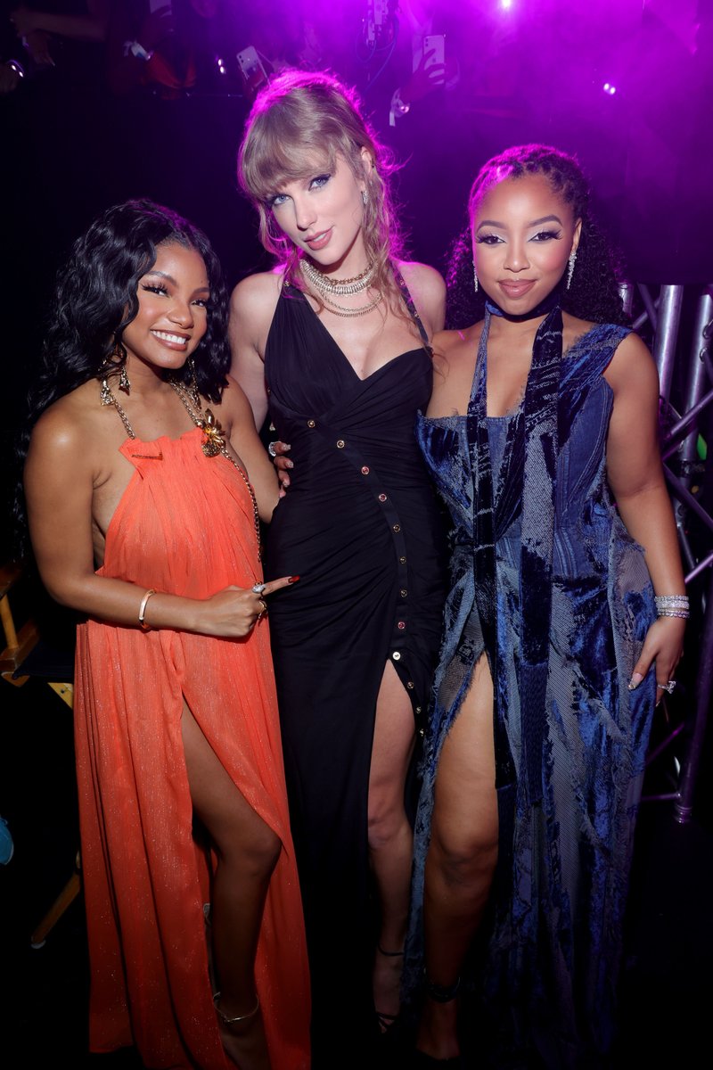 Taylor Swift at 2023 MTV Video Music Awards — photo 500