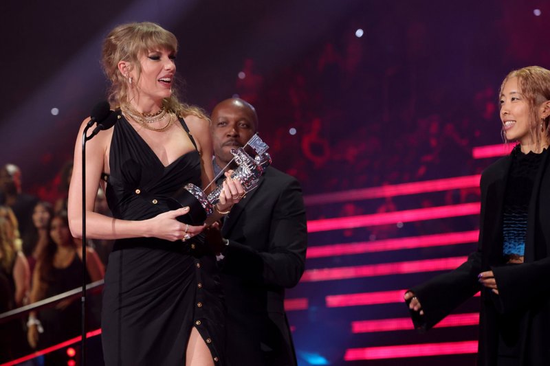 Taylor Swift at 2023 MTV Video Music Awards — photo 511