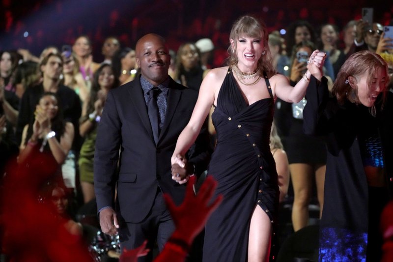 Taylor Swift at 2023 MTV Video Music Awards — photo 516