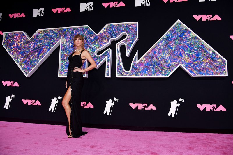Taylor Swift at 2023 MTV Video Music Awards — photo 537