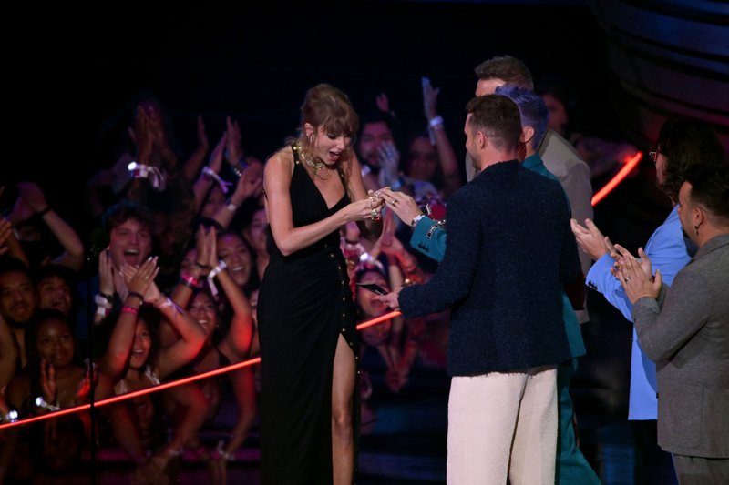 Taylor Swift at 2023 MTV Video Music Awards — photo 540