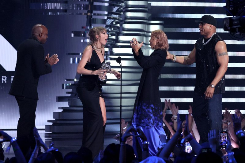Taylor Swift at 2023 MTV Video Music Awards — photo 554