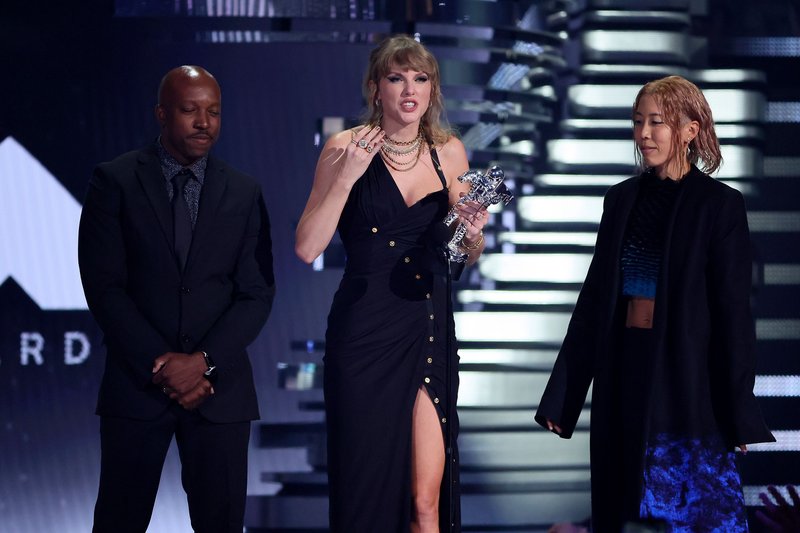 Taylor Swift at 2023 MTV Video Music Awards — photo 568
