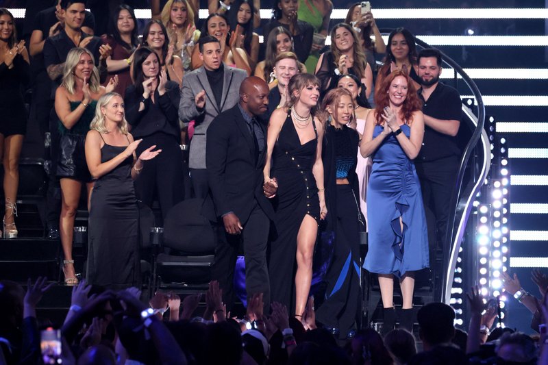 Taylor Swift at 2023 MTV Video Music Awards — photo 622